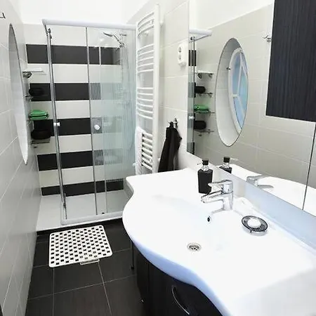 Jazz! Super Cozy Downtown Apartament *